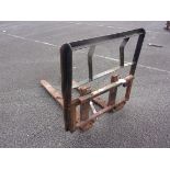 PALLET FORKS WITH BACK PLATE