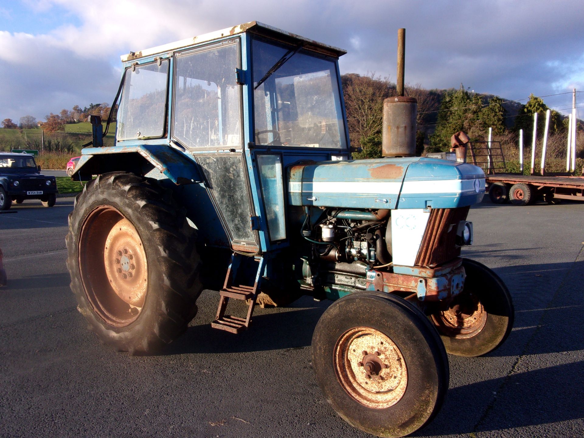 FORD 4600 TRACTOR - Image 2 of 5