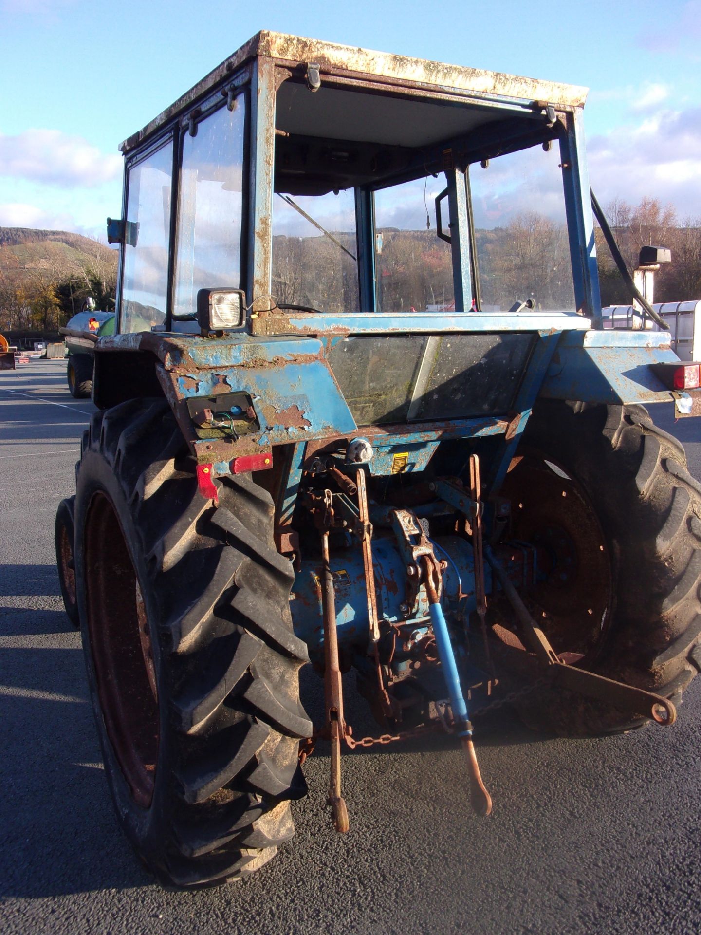 FORD 4600 TRACTOR - Image 4 of 5