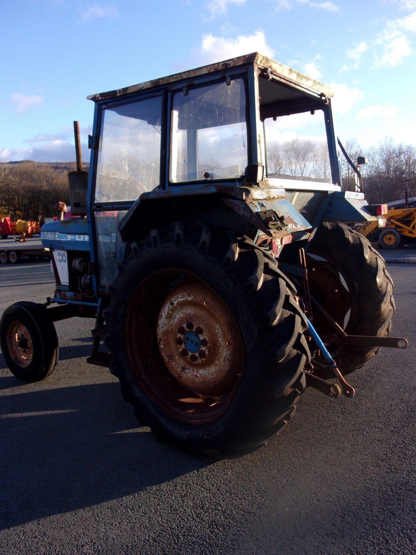 FORD 4600 TRACTOR - Image 5 of 5