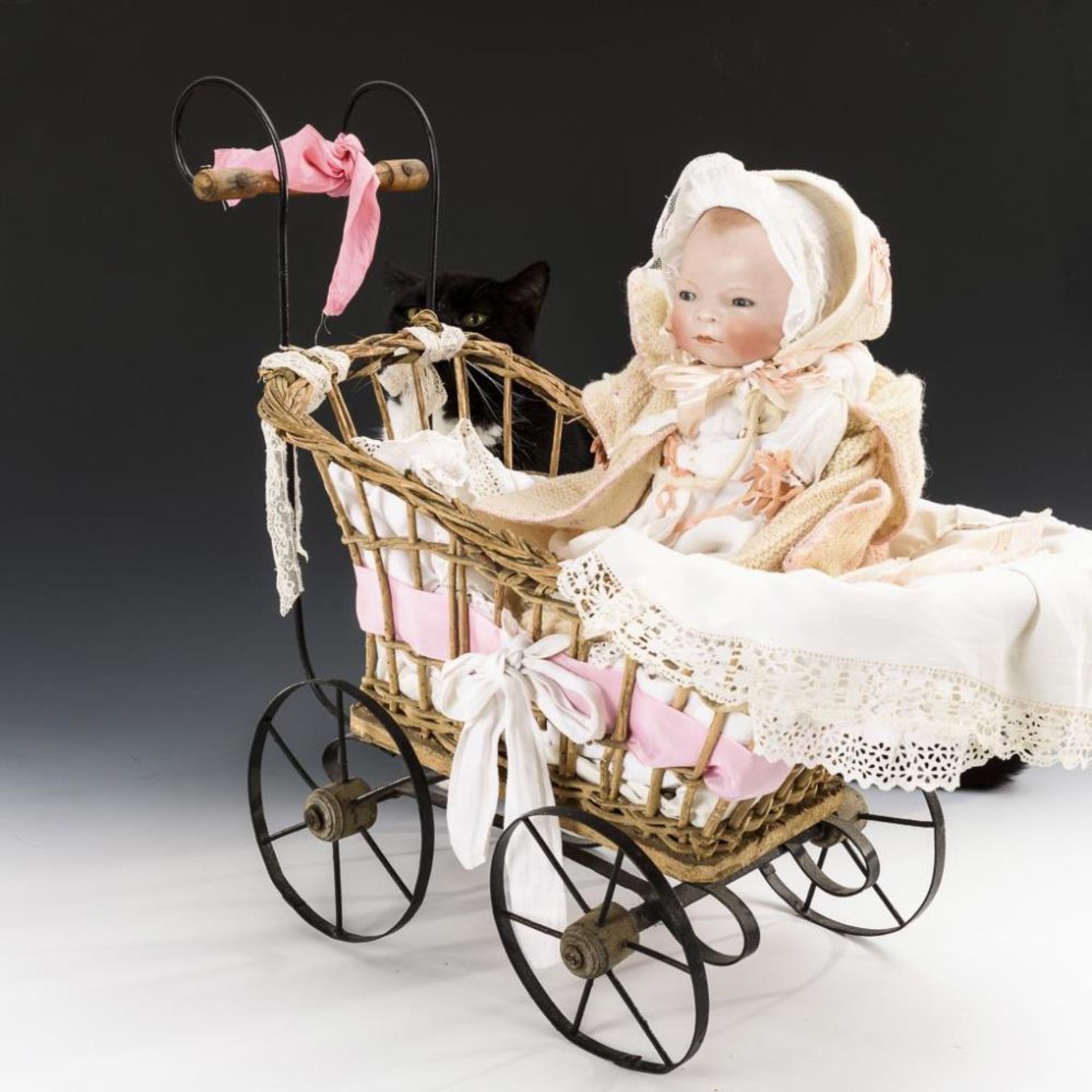 "By-Lo-Baby" in altem Puppenwagen. Geo. Borgfeldt & Co. - Bild 5 aus 8