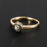 Russischer Ring mit Altschliff-Brillant um 1900.