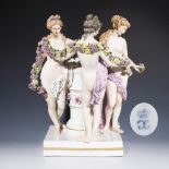 Große Figurengruppe: Die drei Grazien. Ludwigsburg, Porzellanmanufaktur Wanner-Brandt.