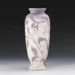 Jugenstil-Vase mit Blumendekor. Beckmann & Weis.