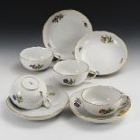 4 Teetassen mit Blumenmalerei. Meissen.