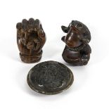 3 Netsuke.