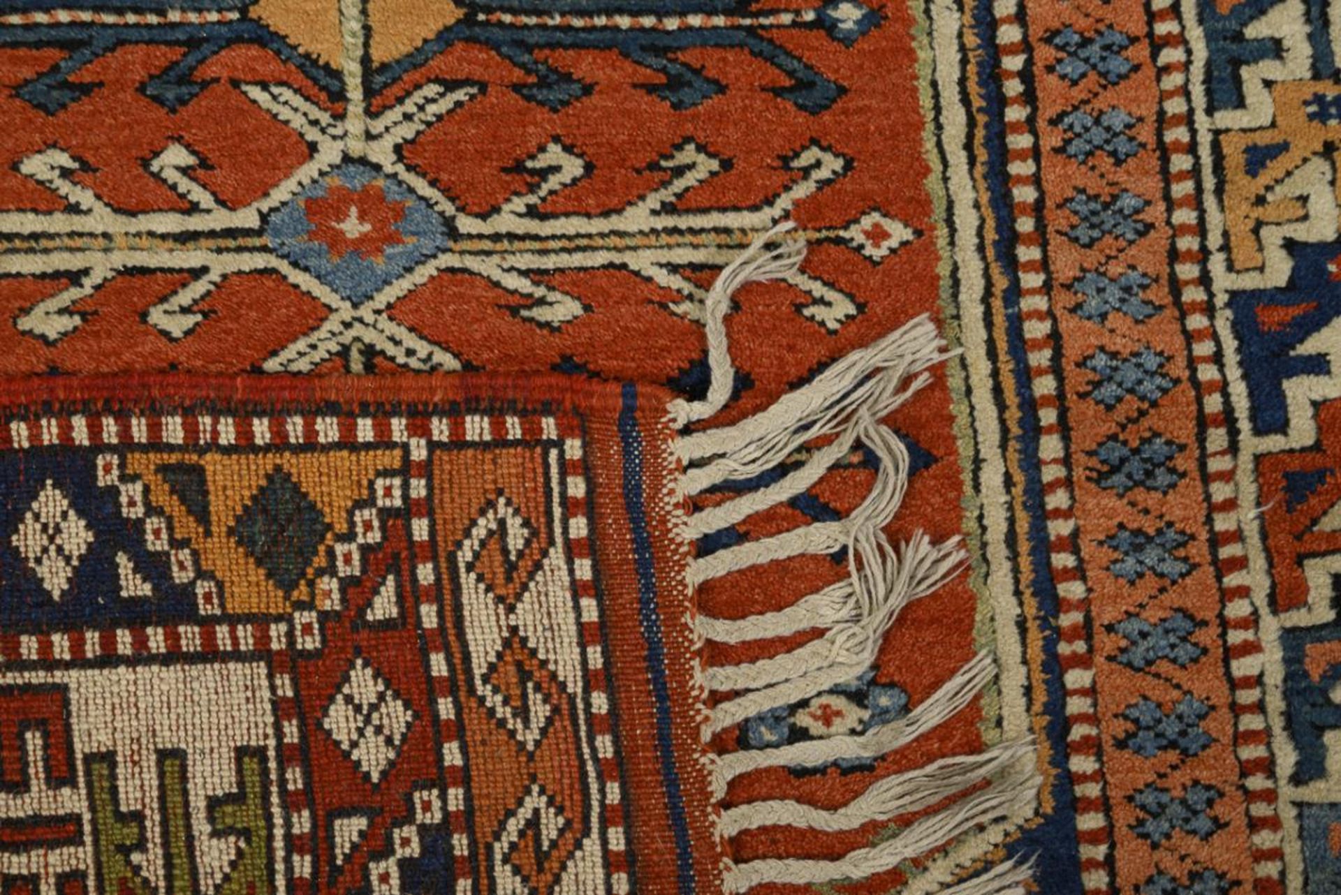 Qualitätvoller Teppich mit kaukasischem Dekor. - Image 2 of 2