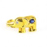 Ring "Elefant" mit Saphir und Leukosaphir?.