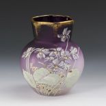 Vase mit Veilchendekor. Legras & Cie.