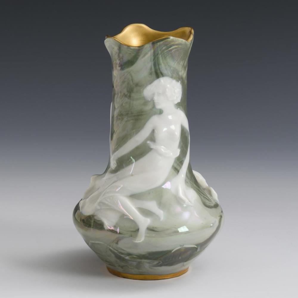 Jugendstil-Vase mit Nymphenpaar. Rosenthal.