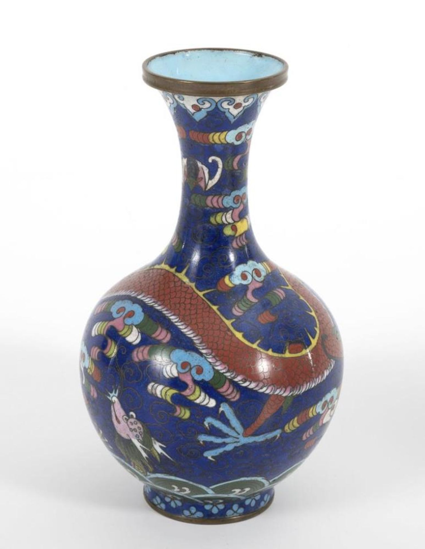 Paar Cloisonné-Vasen mit Drachenmotiv. - Image 2 of 3