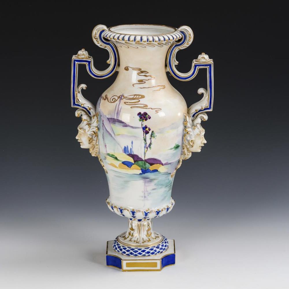 Jugendstil-Vase mit Maskaronhenkeln. - Image 3 of 4