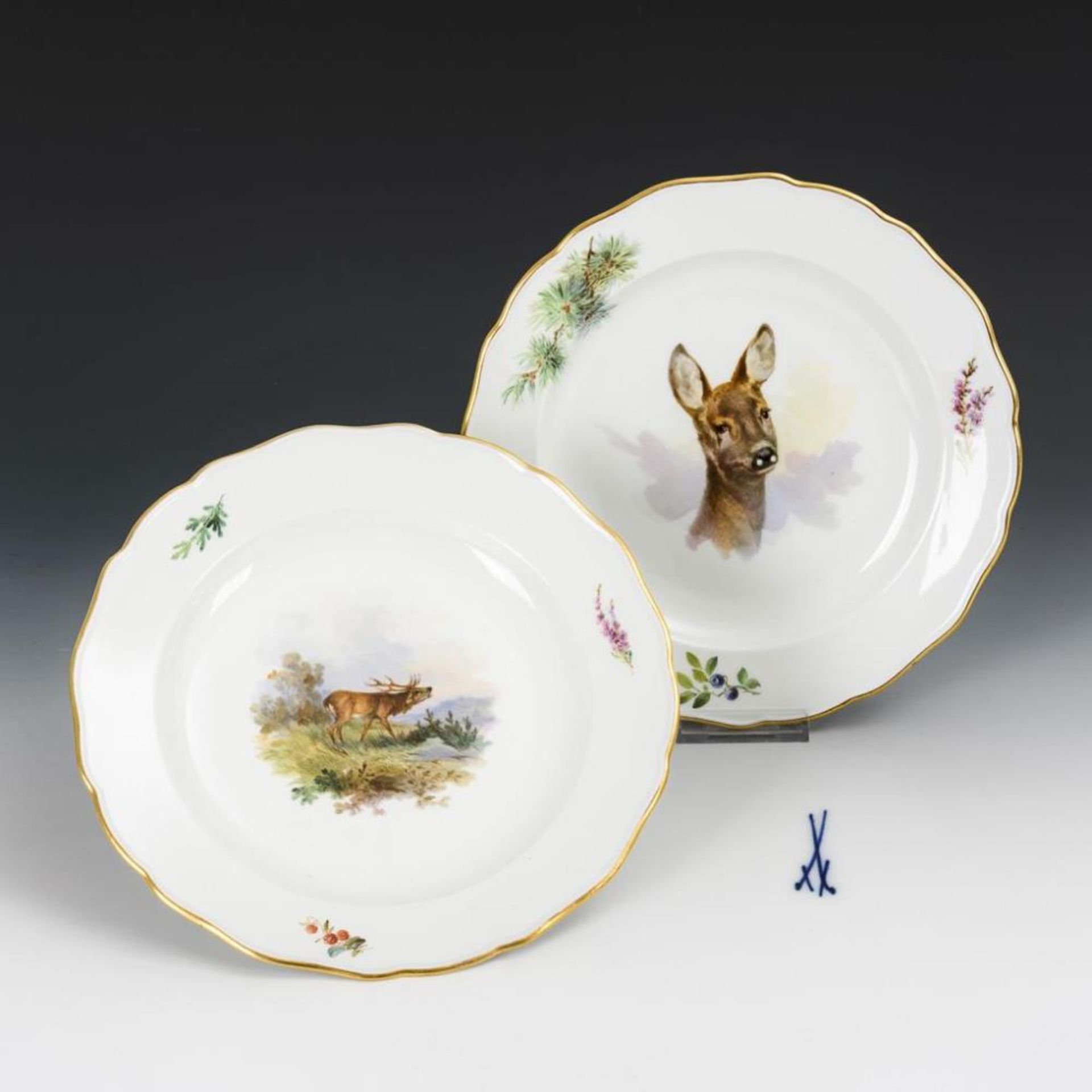 2 Teller mit Jagdmotiven.  Meissen.