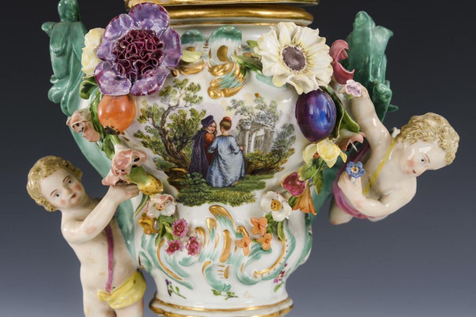 Potpourrivase mit Blütenbelag.  Meissen. - Bild 2 aus 7