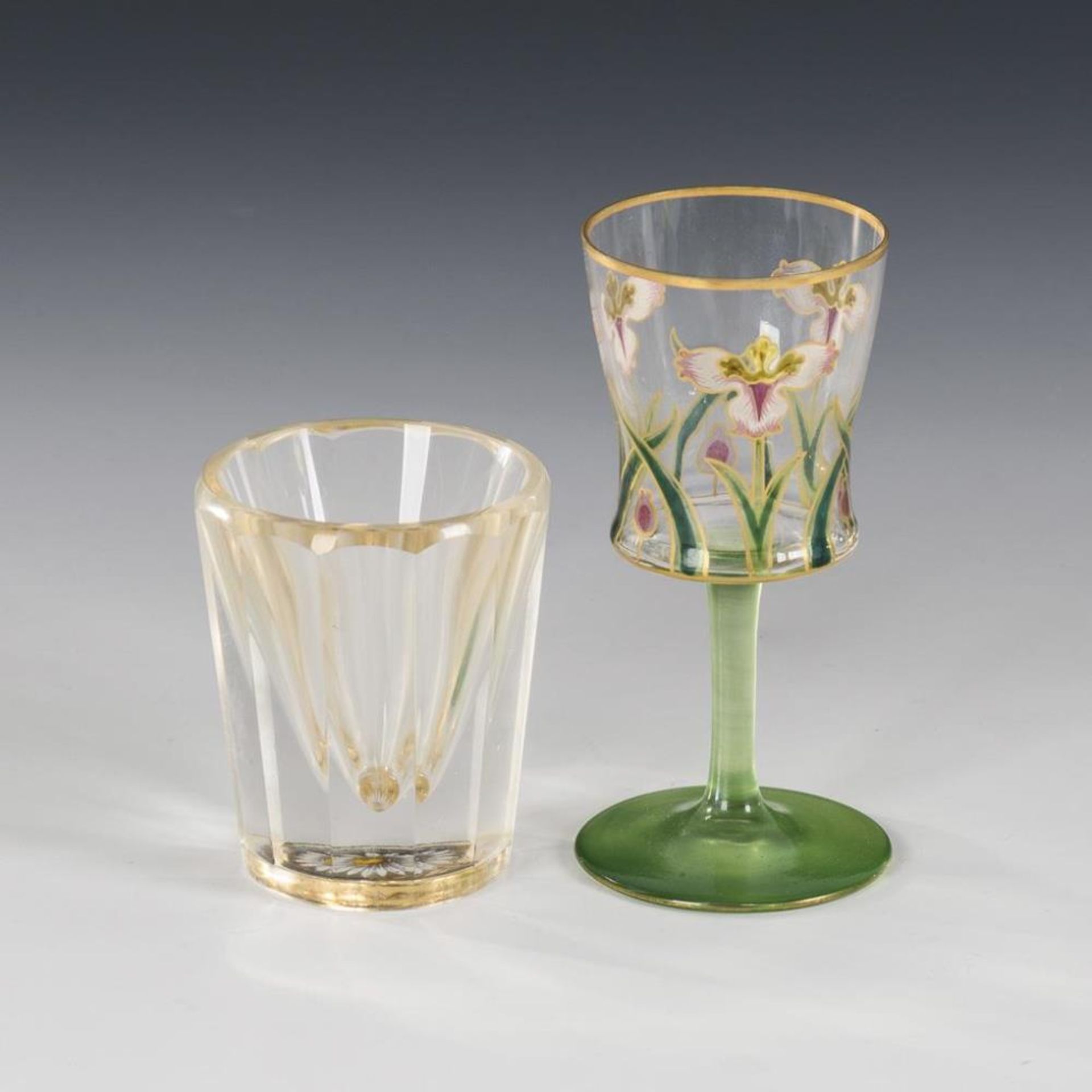 Jugendstil-Likörglas und Zwischengoldbecher.