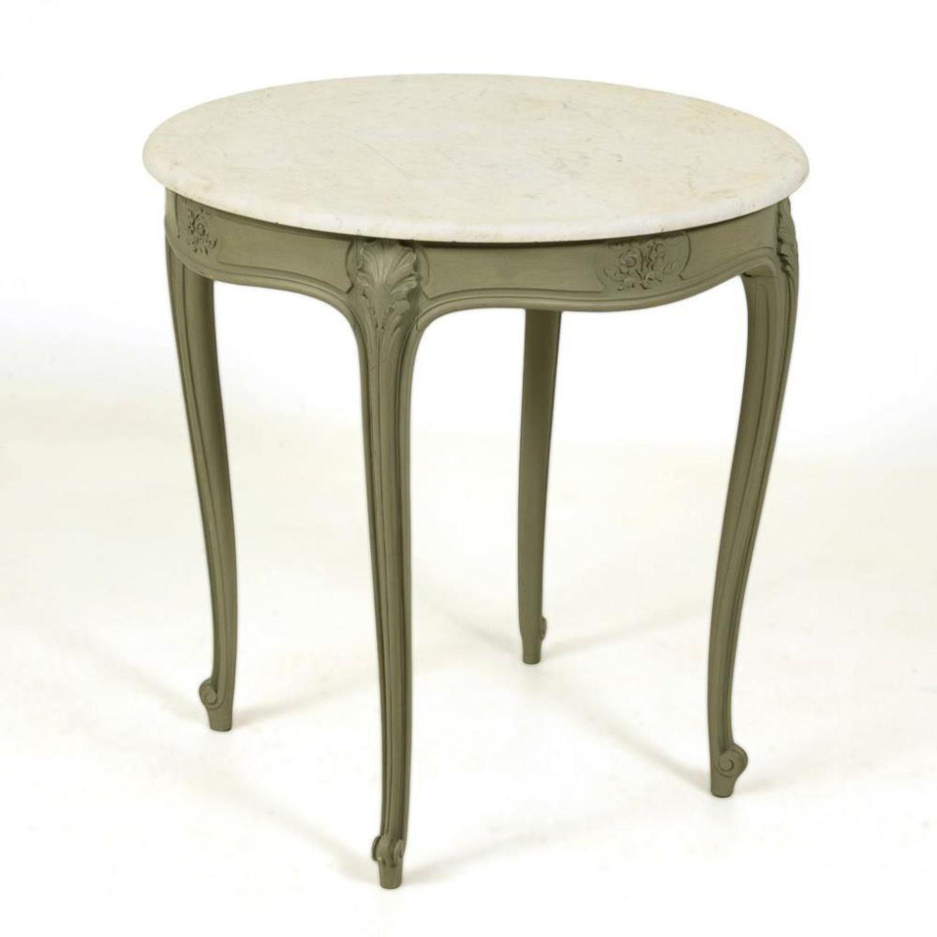 Runder Tisch im Barock-Stil mit Marmorplatte.