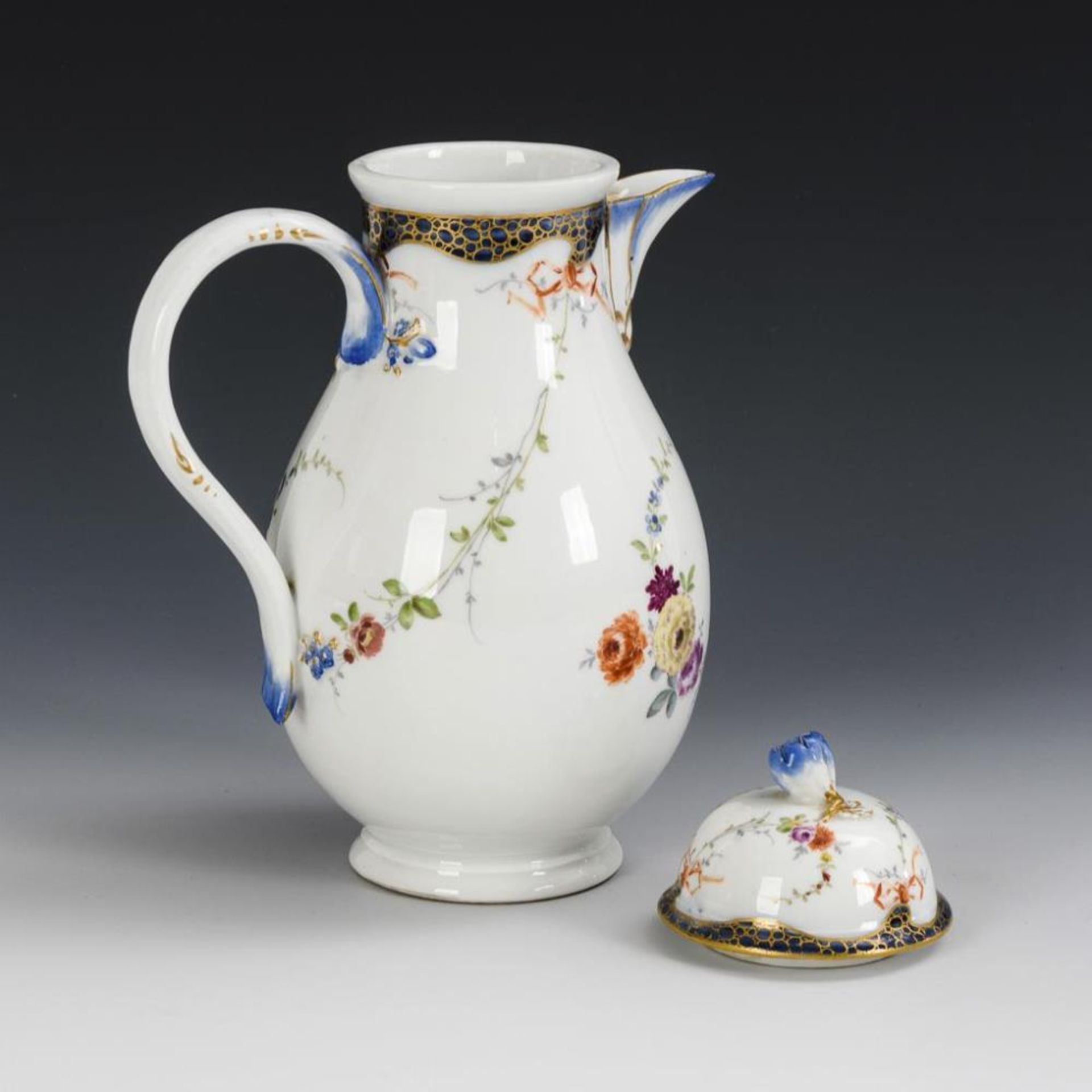 Kaffeekanne mit Blumenmalerei. Meissen. - Image 2 of 4