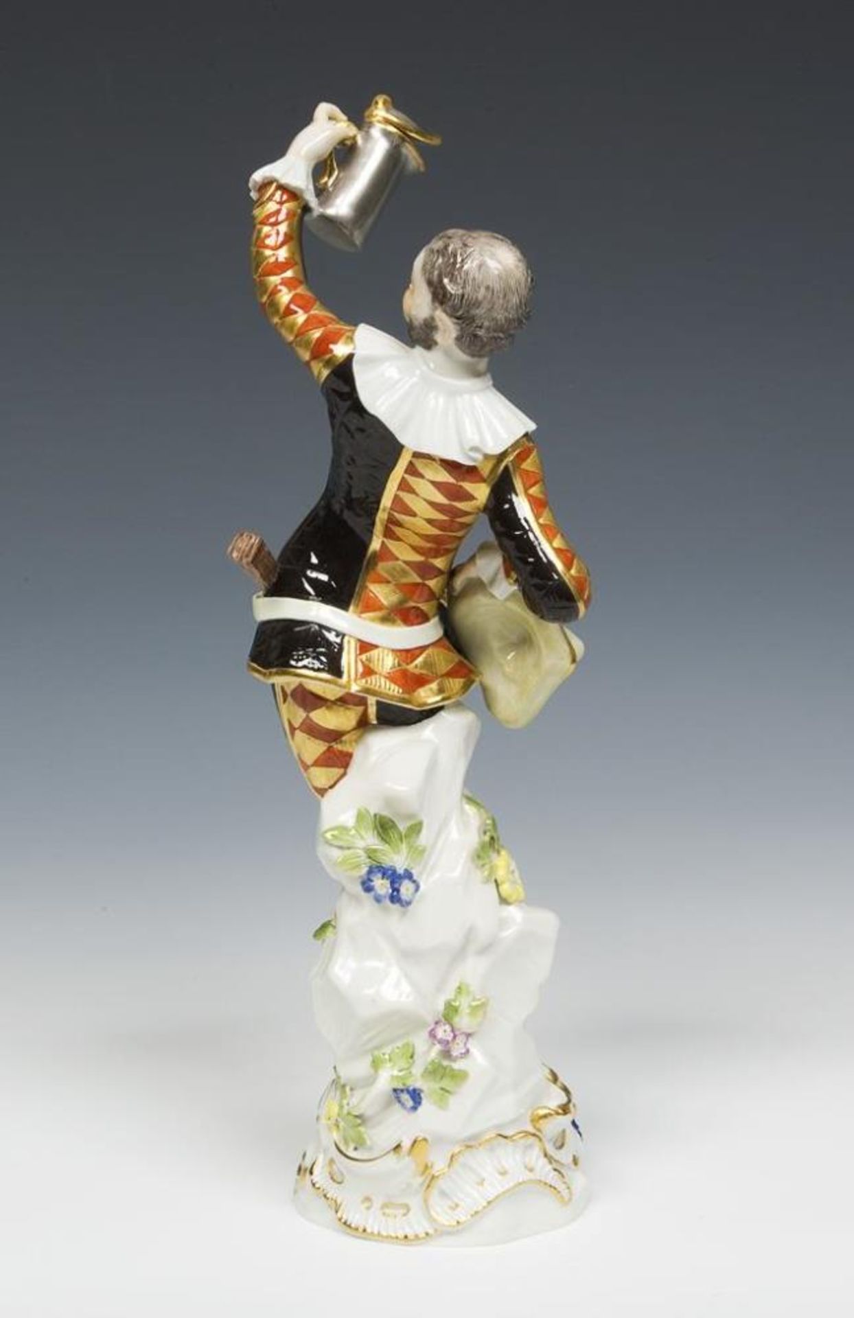 Harlekin mit Deckelkanne.  Meissen. - Bild 2 aus 4