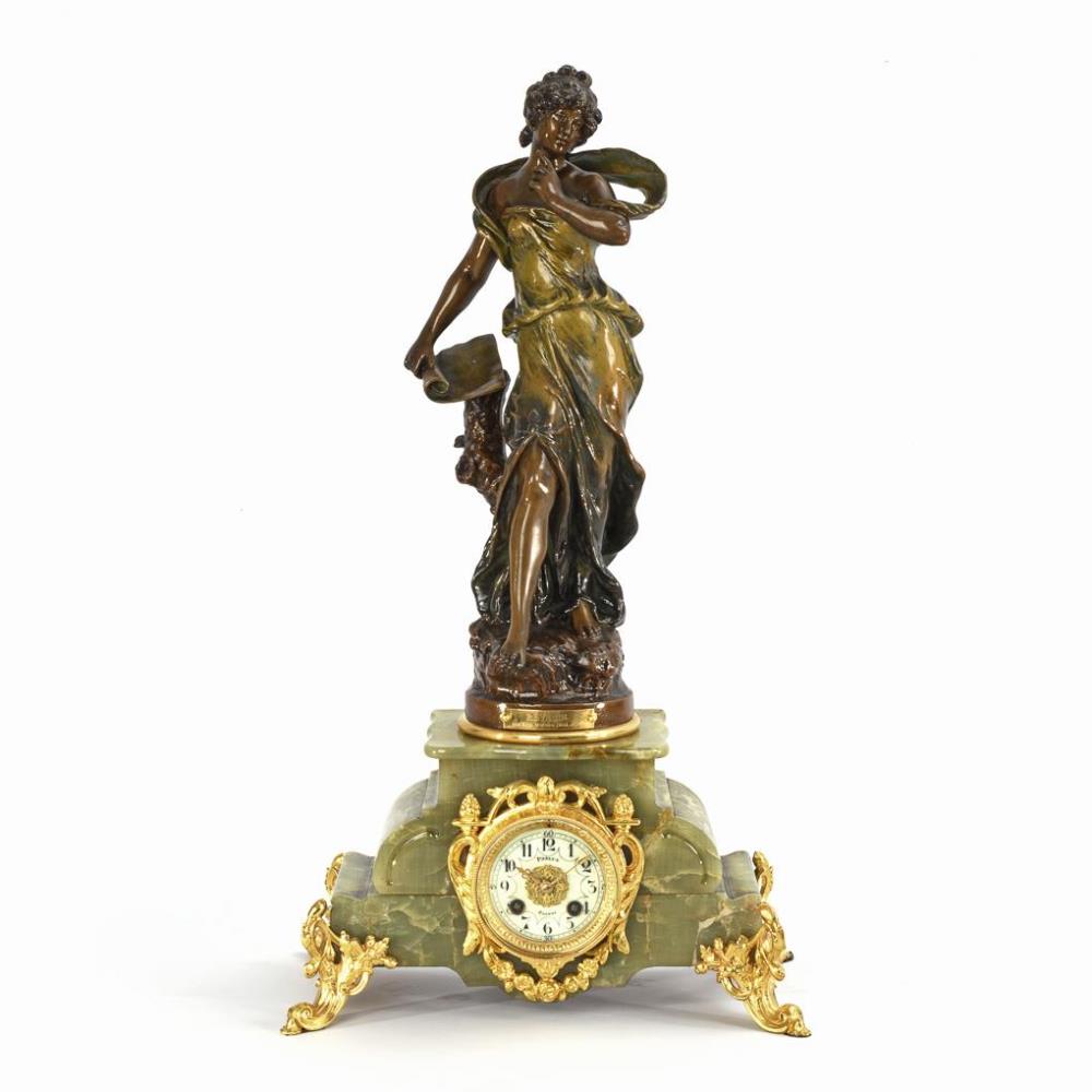 Pendule mit Jugendstil-Frauenfigur "Rêverie".. A.D. Mougin.