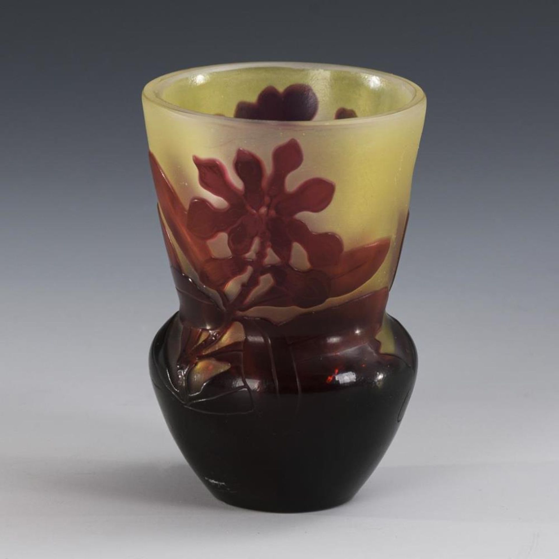 Vase mit Blumendekor.  Gallé. - Bild 2 aus 3
