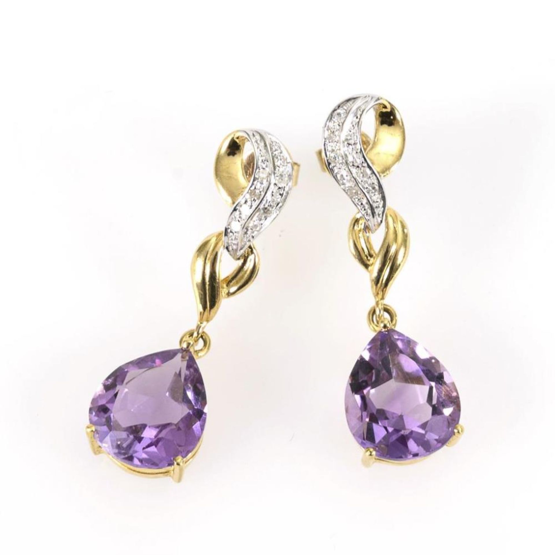 Ohrsteckerpaar mit Amethysten und Diamanten. - Image 2 of 2