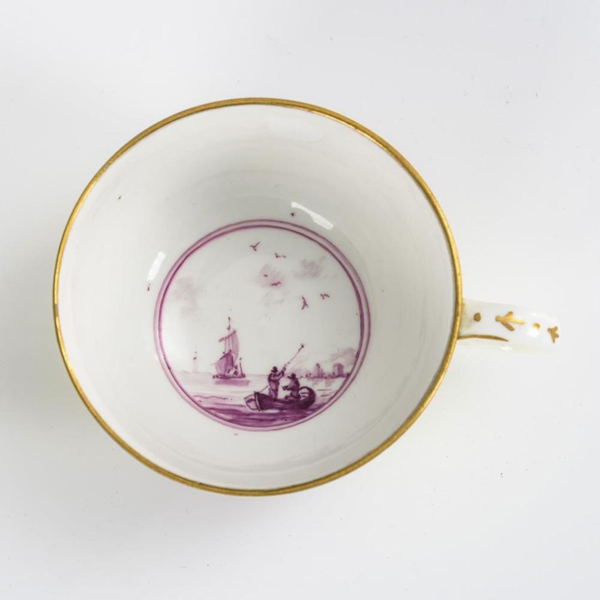 Barocke Tasse mit Gelbfond und Purpurmalerei. Meissen. - Image 3 of 5