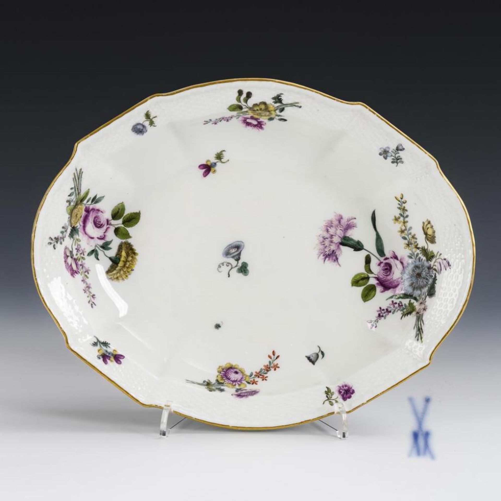 Barocke Schale mit Blumenmalerei.  Meissen.