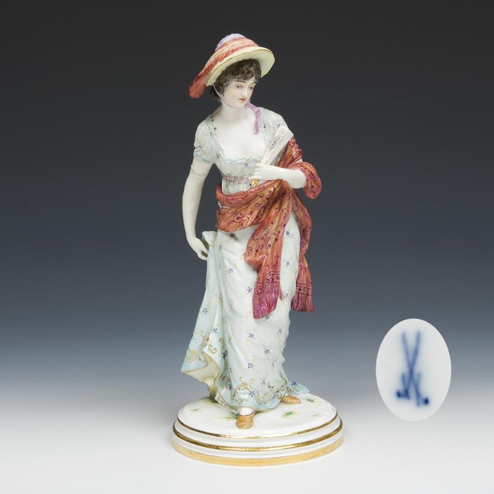 Dame mit Fächer. Meissen.