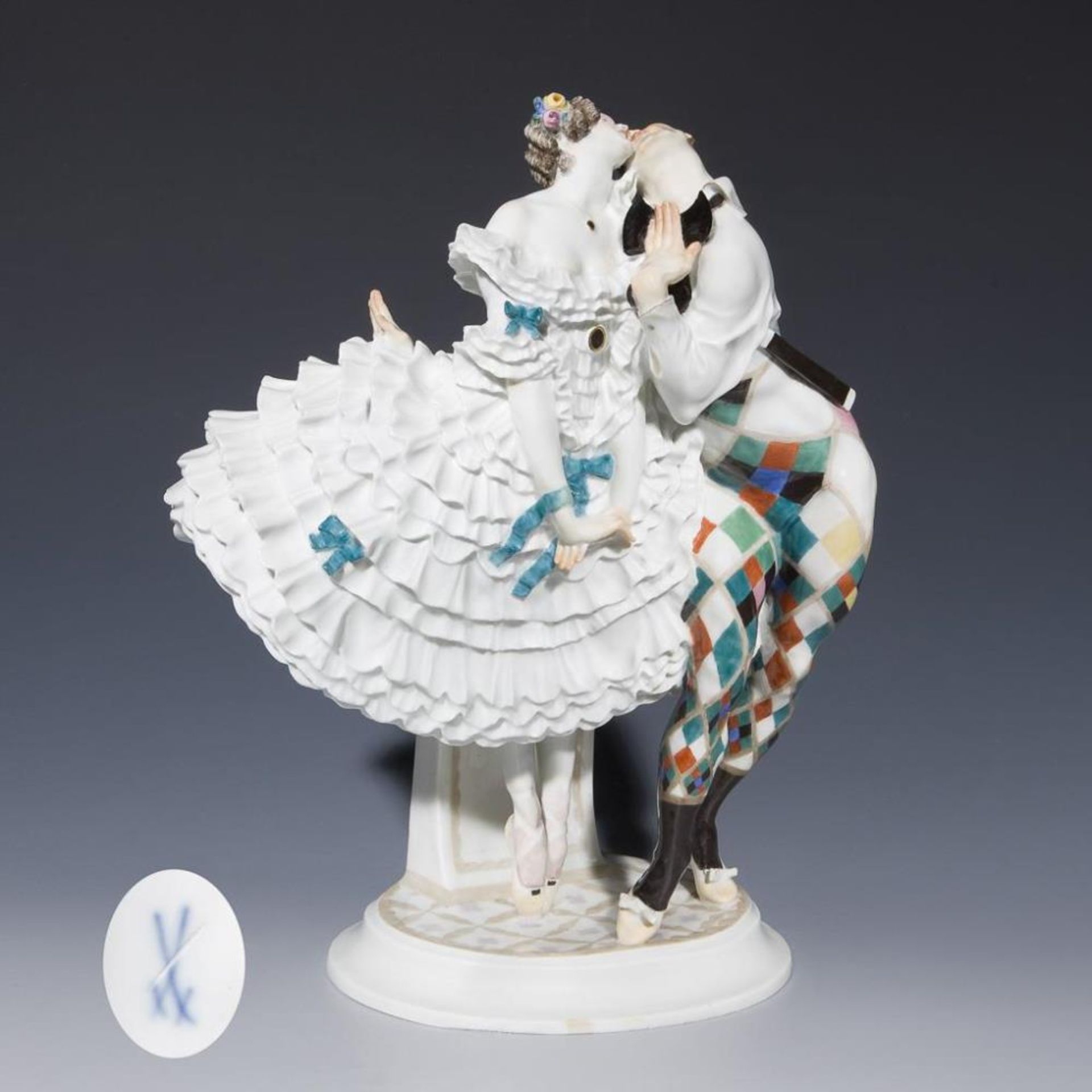 Figurengruppe aus dem Russischen Ballett: Harlekin und Columbine.  Meissen.