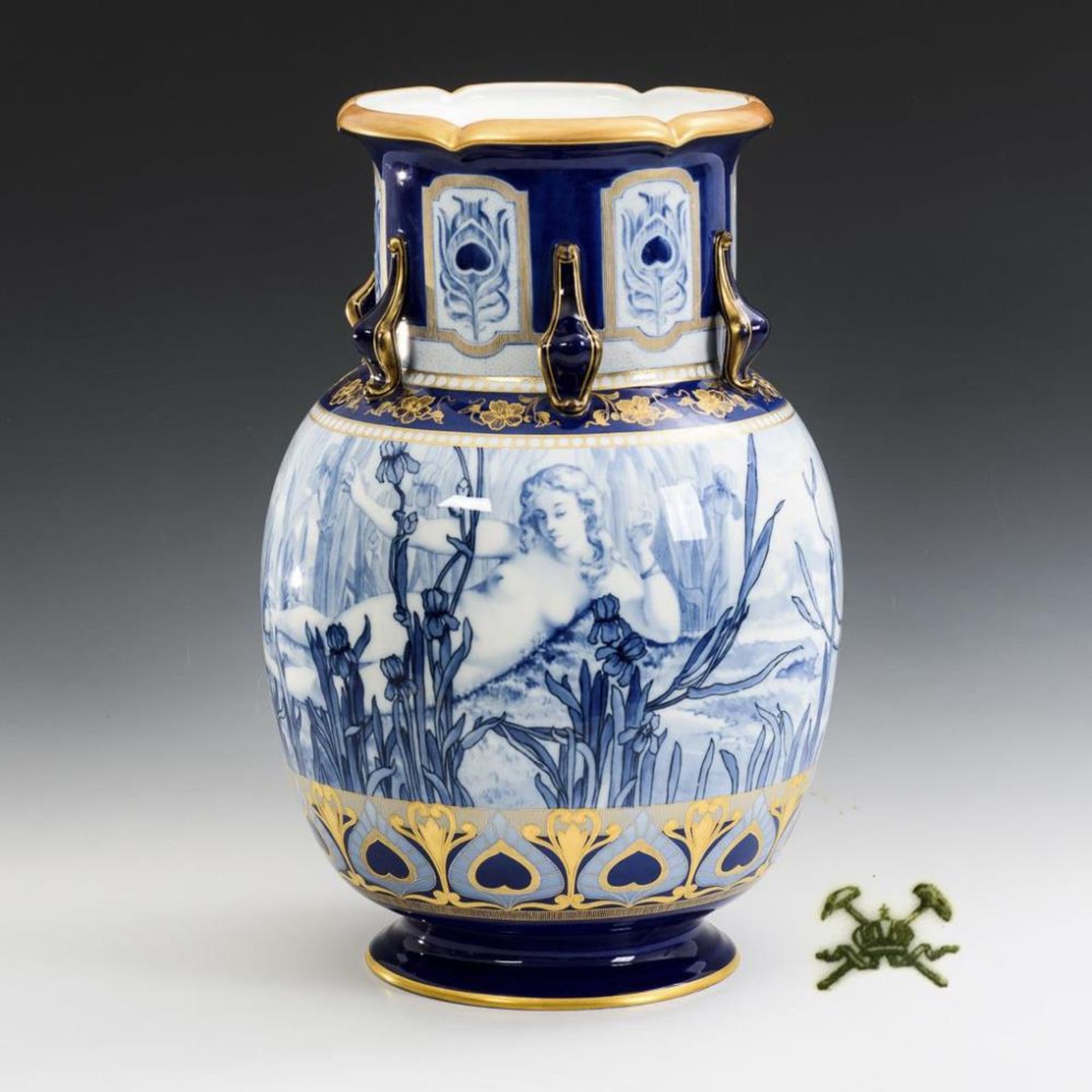 Seltene Jugendstil-Vase mit Blaumalerei. Pirkenhammer.