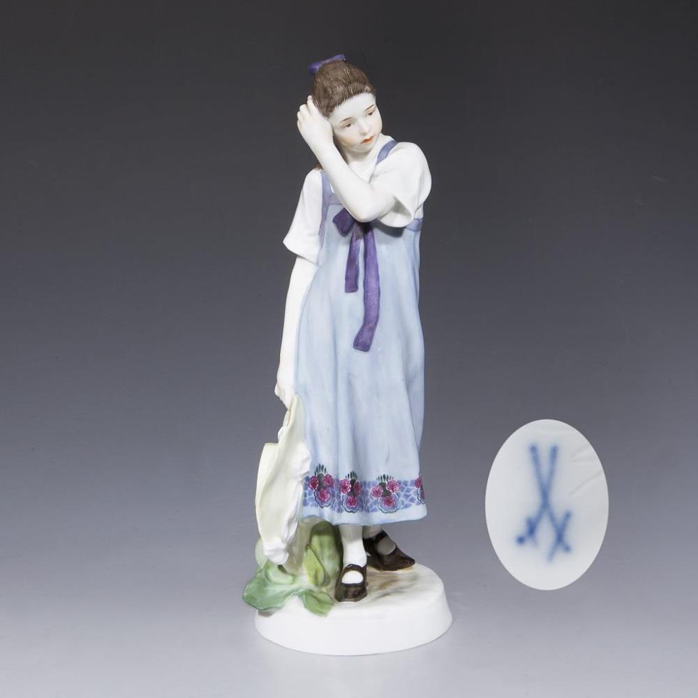 Jugendstil-Figur: Mädchen mit Strohhut. Meissen.