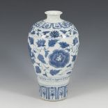 Meiping-Vase mit Unterglasur-Blaumalerei.