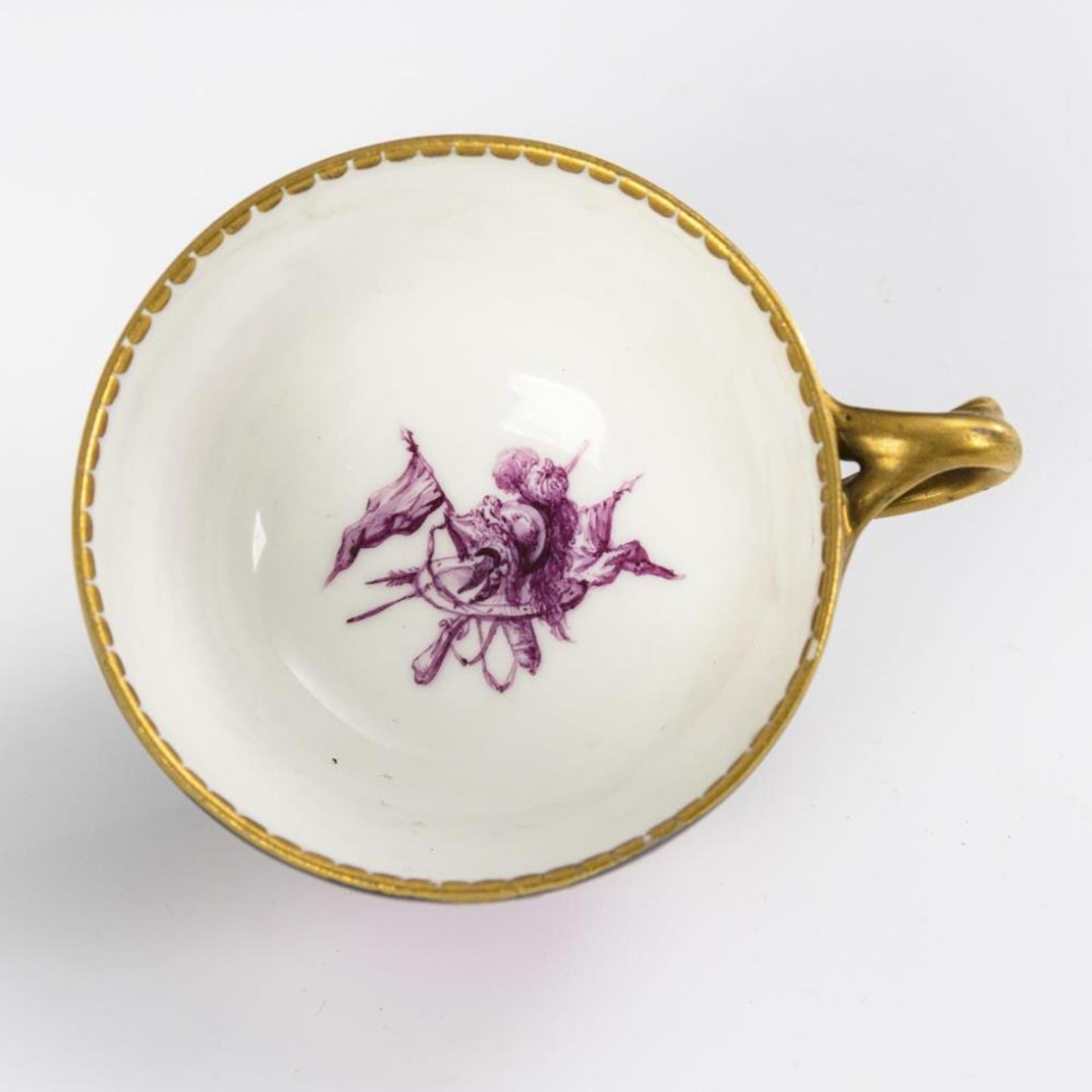 Barocke Tasse mit Puttenmalerei. Meissen. - Image 3 of 5