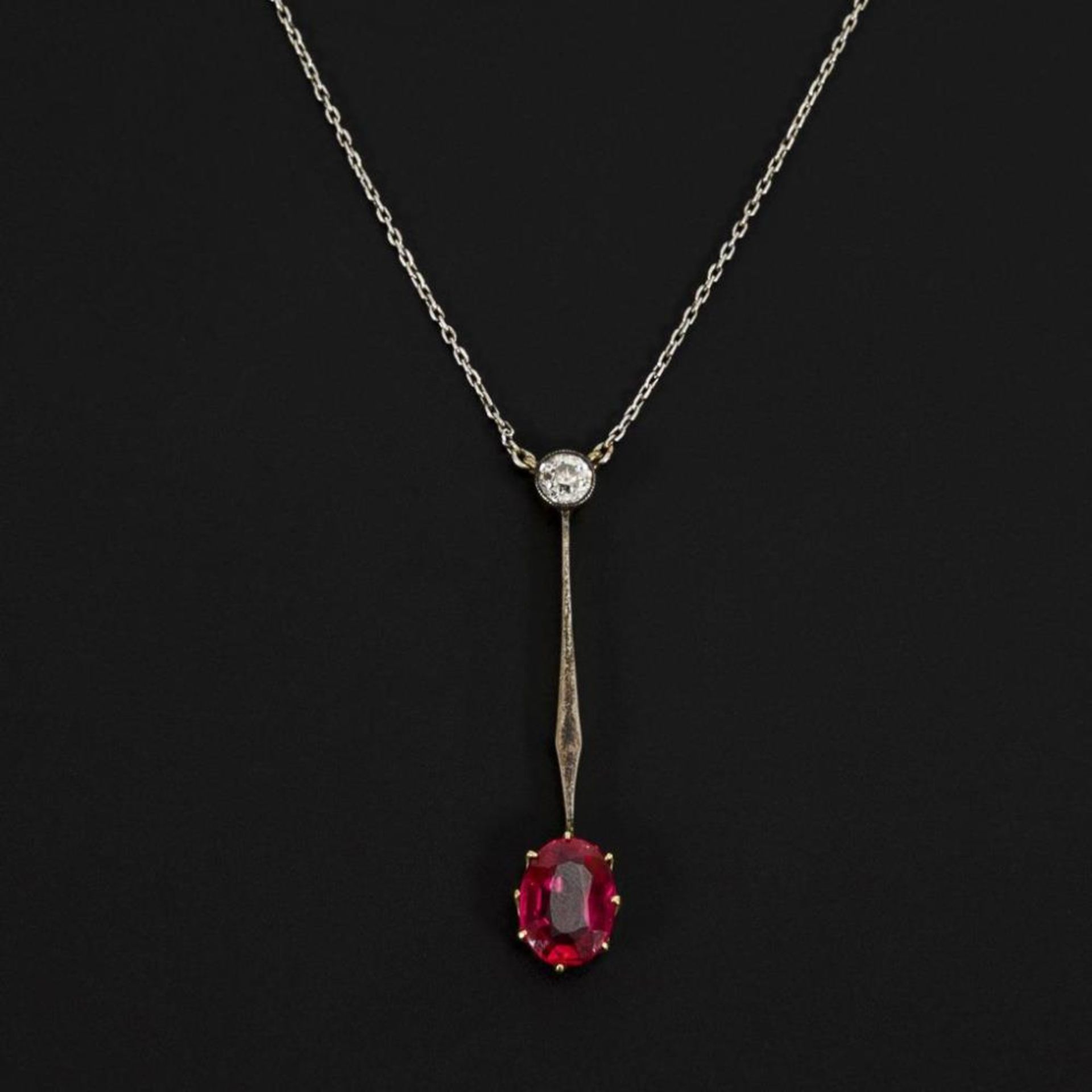 Art-déco-Collier mit Altschliff-Diamant und Spinell?.