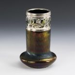 Jugendstil-Vase mit Metallmontierung. Um 1900/05.