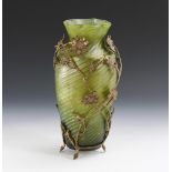Jugendstil-Vase mit Metallmontierung.