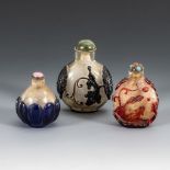 3 Snuffbottles mit verschiedenfarbigen Überfängen.