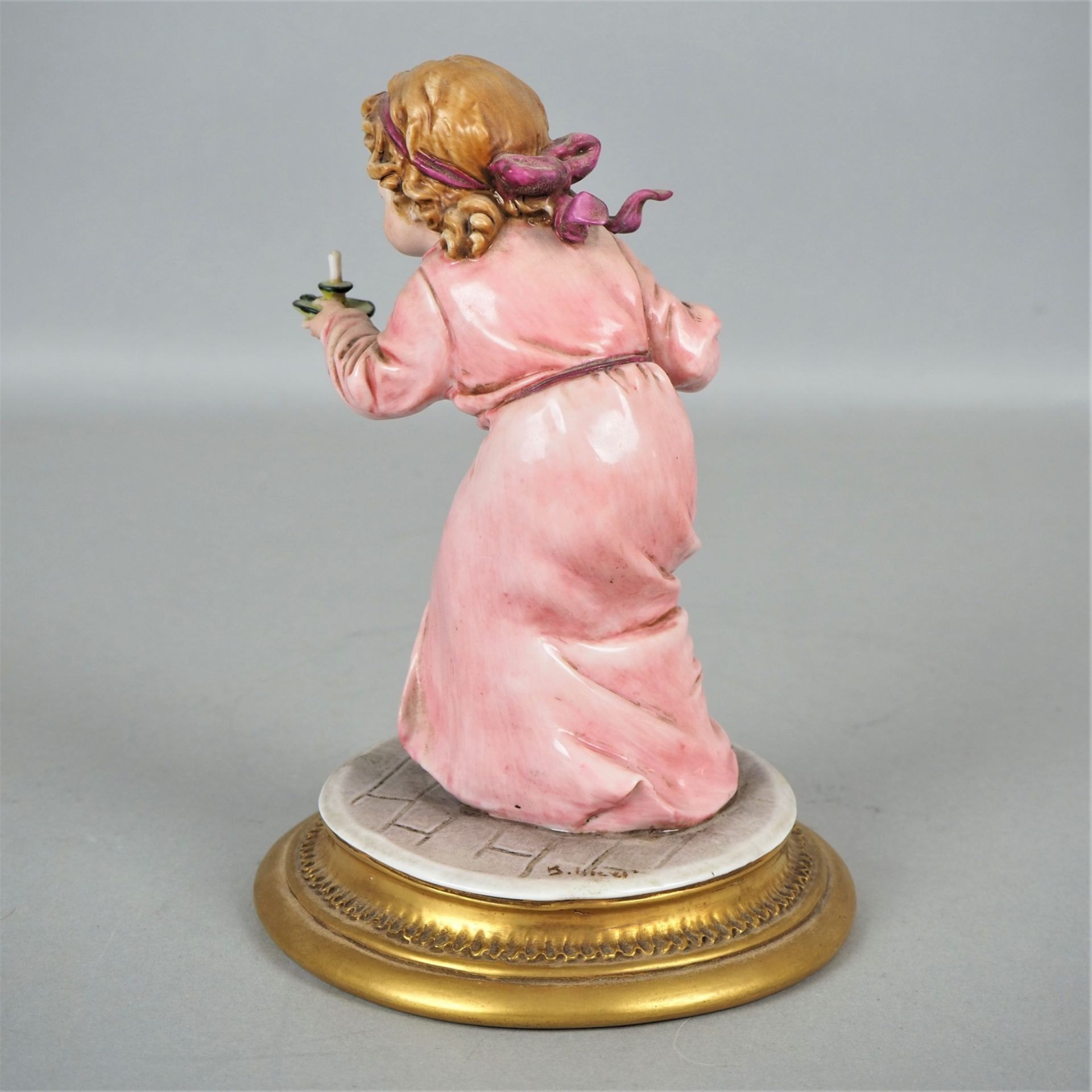 Capodimonte, Porzellanfigur "Mädchen mit Kerze", 20. Jh. - Bild 2 aus 5