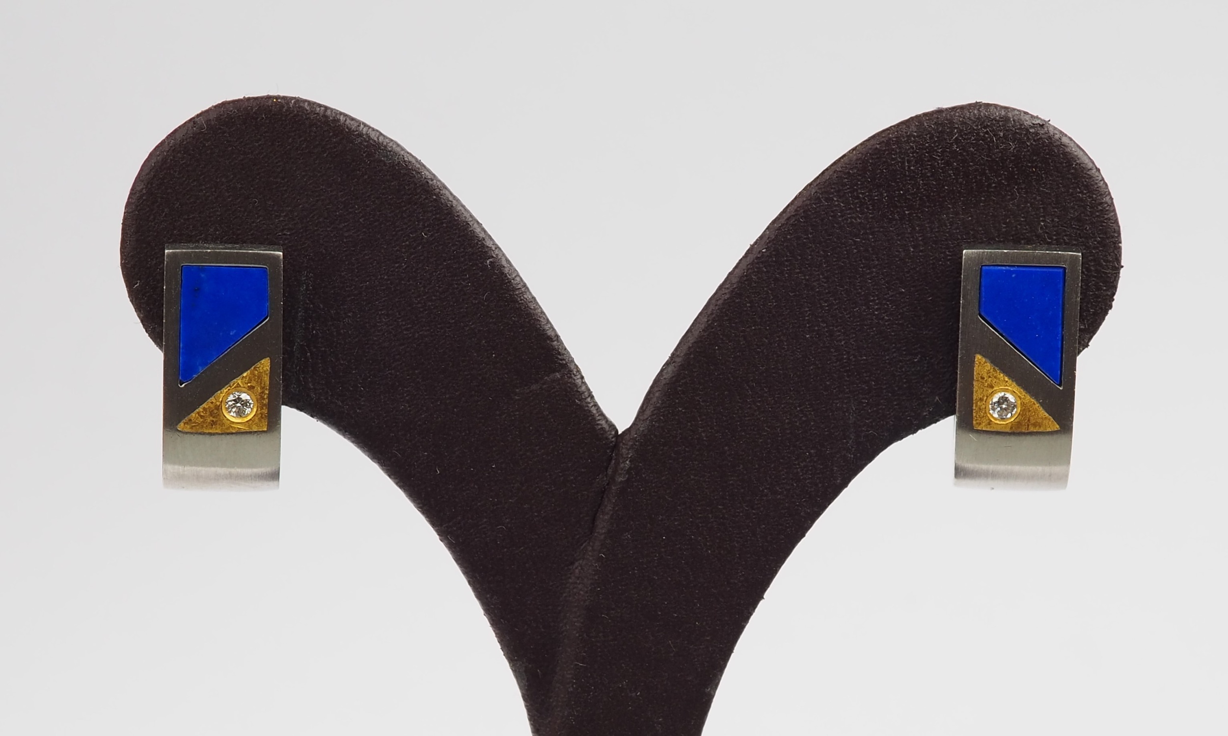Pair of platinum earrings, with lapis lazuli and small diamond. - Image 2 of 4