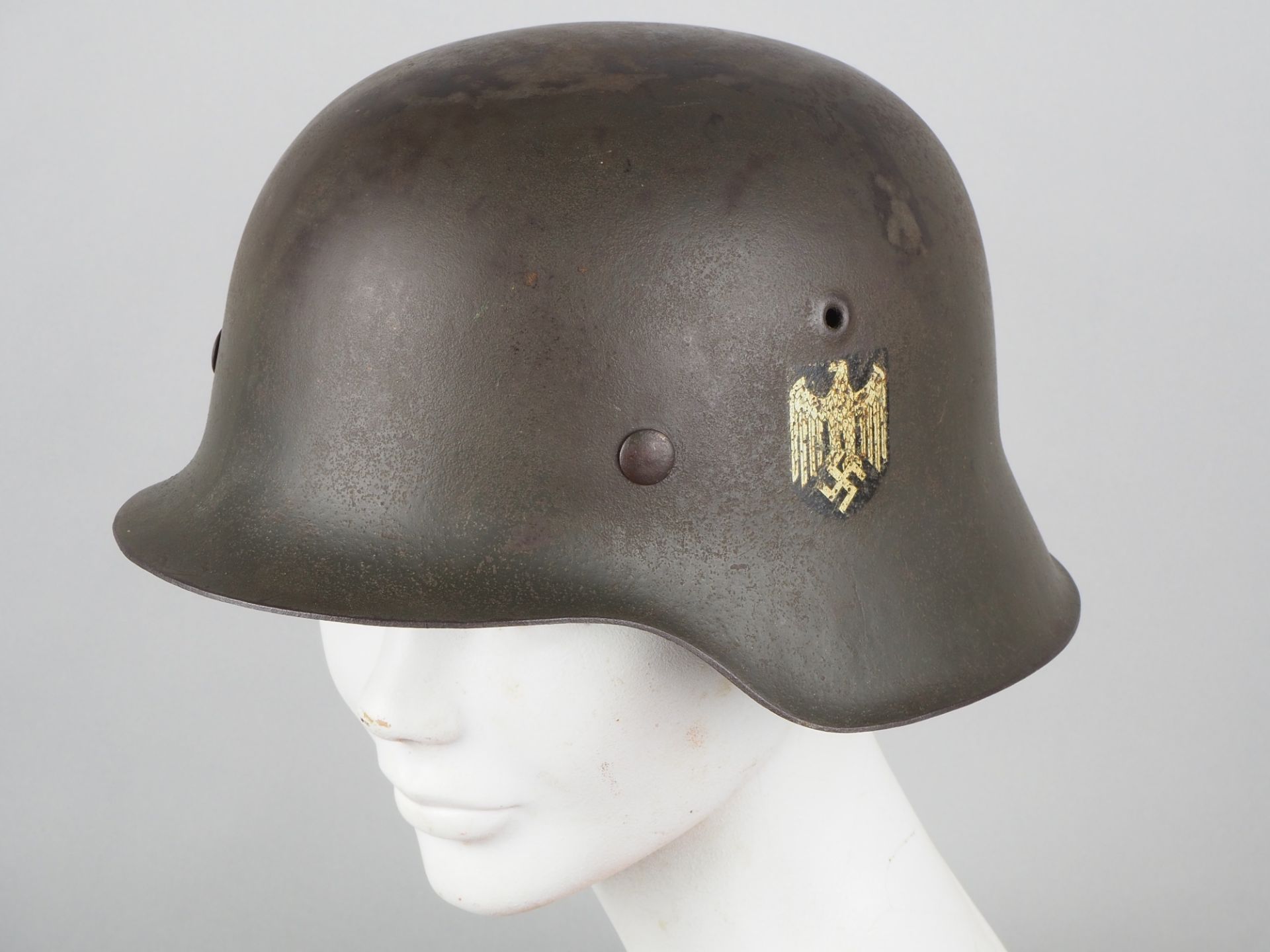 Wehrmacht Stahlhelm M-42 mit Adler Emblem