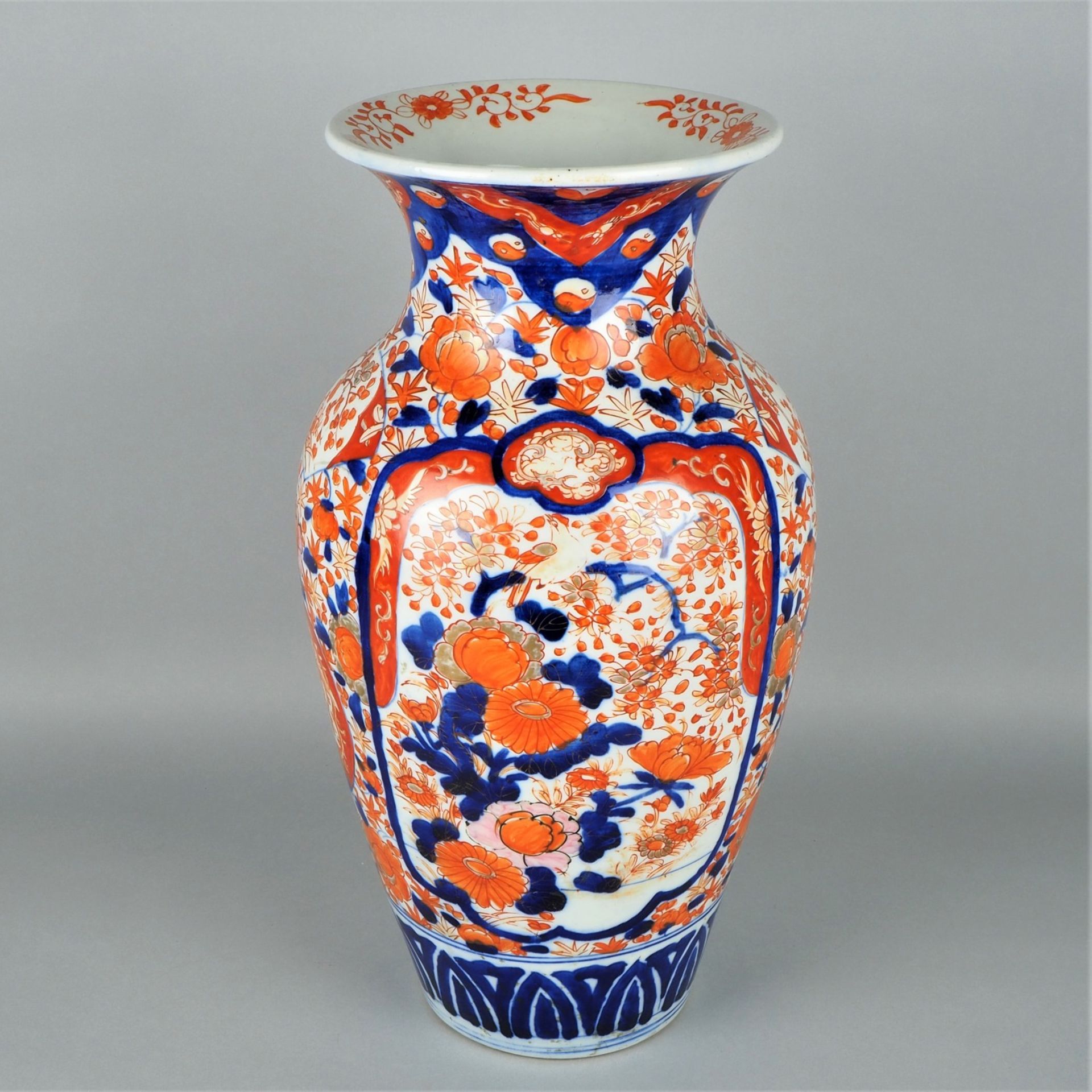 Große Imari - Vase, Japan 18./19. Jh.