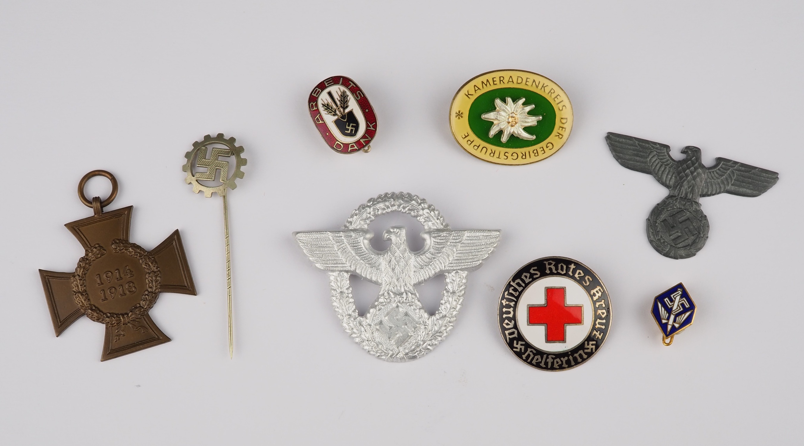 3rd Reich Konvolut badges and effects
