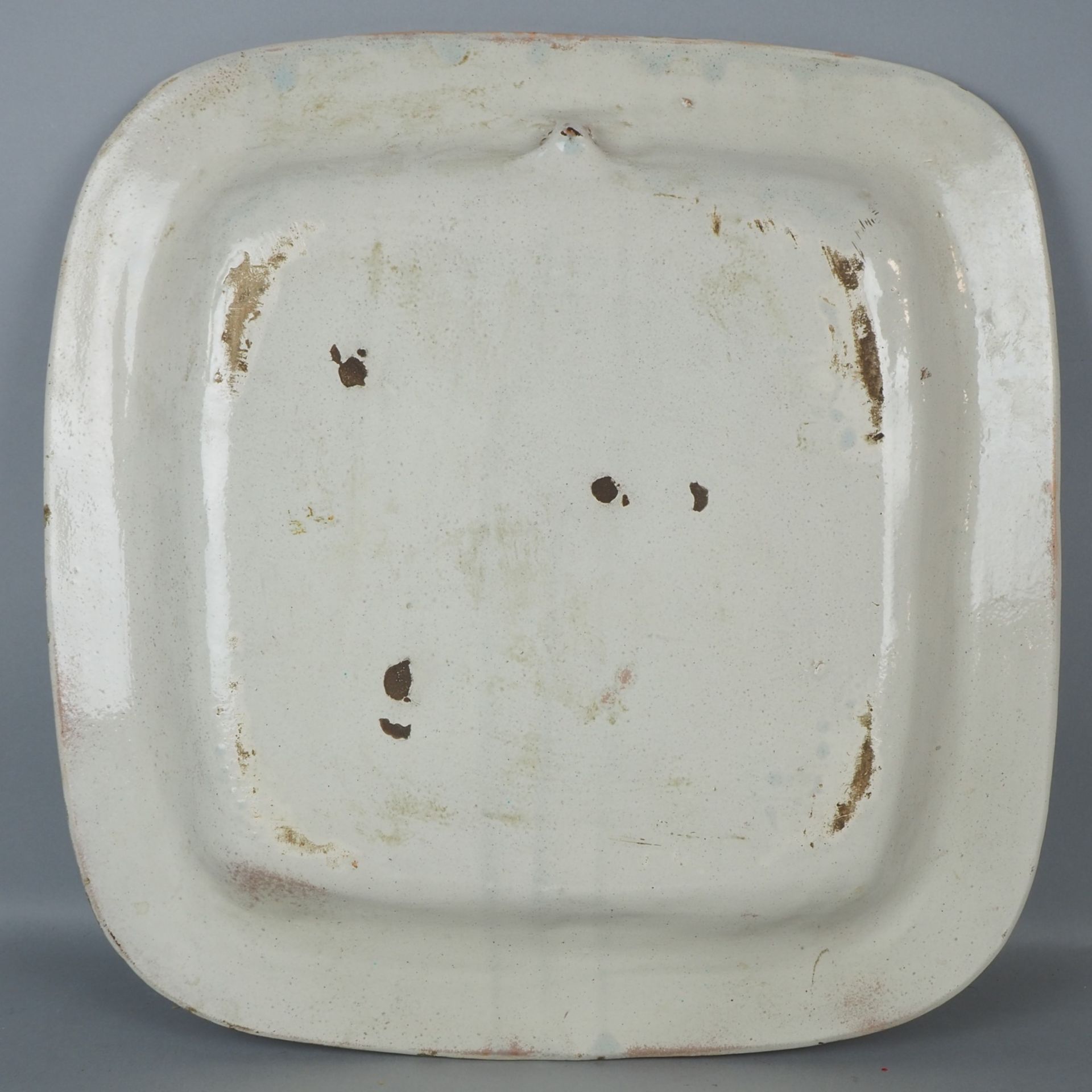 Faience, large square plate, probably 17th century. - Image 3 of 3