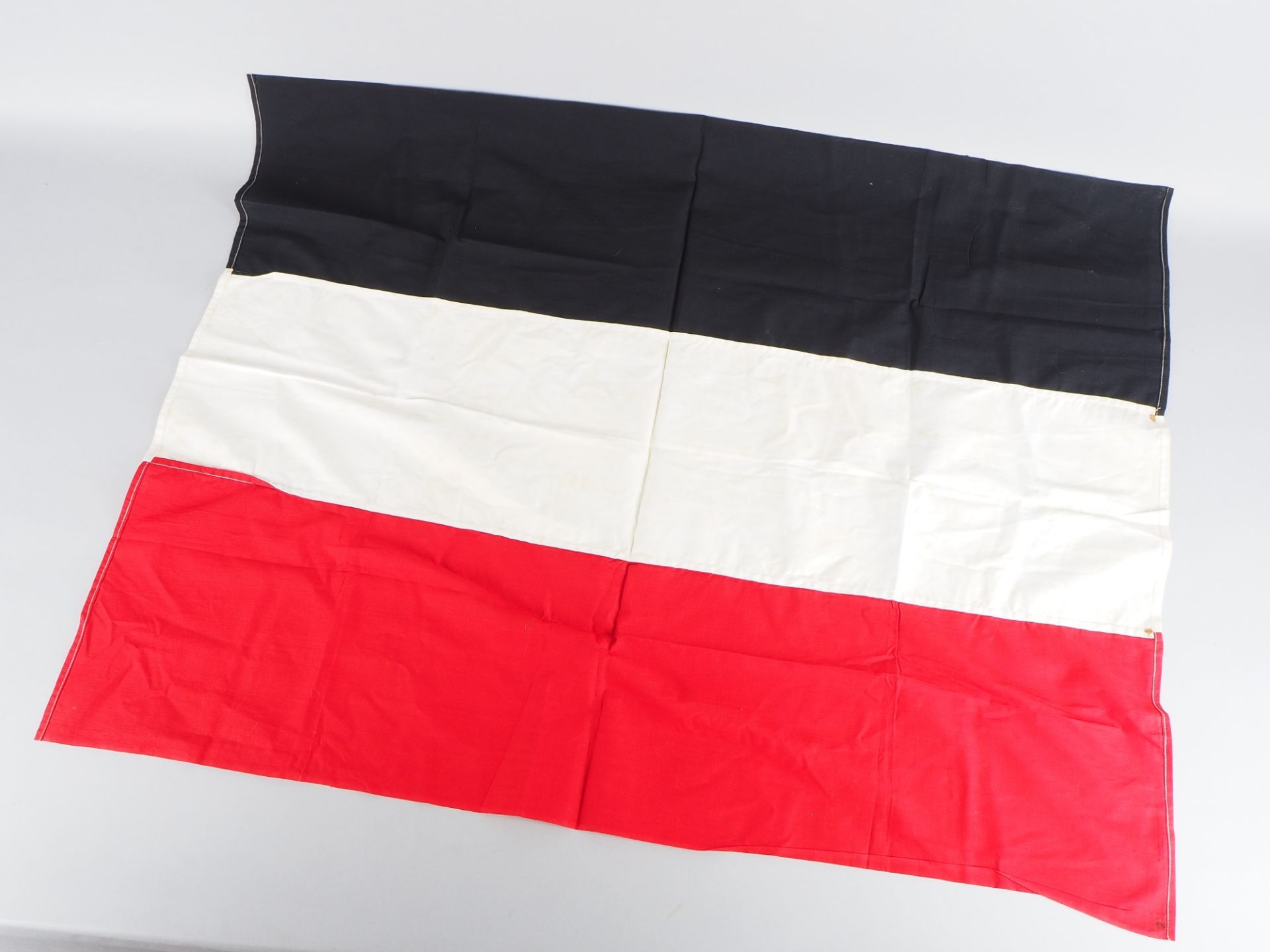 Kleine Reichsflagge 95 x 75cm, Deutsches Reich oder frühe NS-Zeit - Bild 2 aus 2