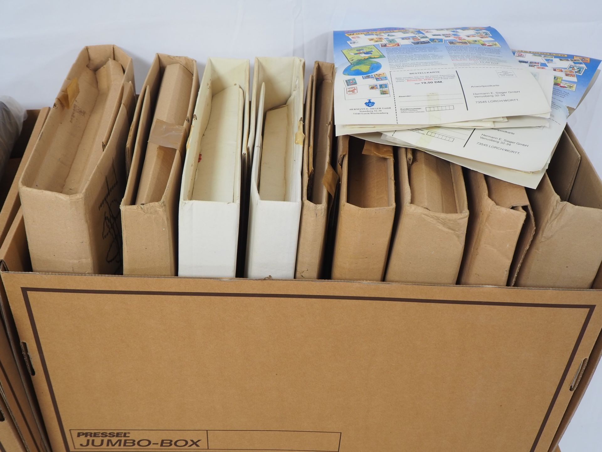 Huge assortment of stamps, plus numismatic sheets with commemorative coins, 18 full moving boxes - Image 17 of 24