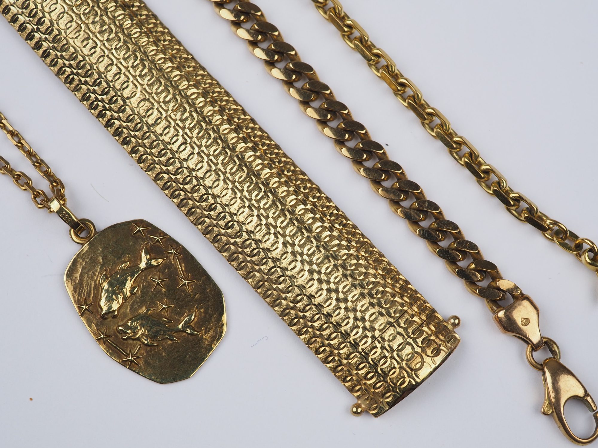 Convolute 8K gold chains & bracelets - Image 5 of 8