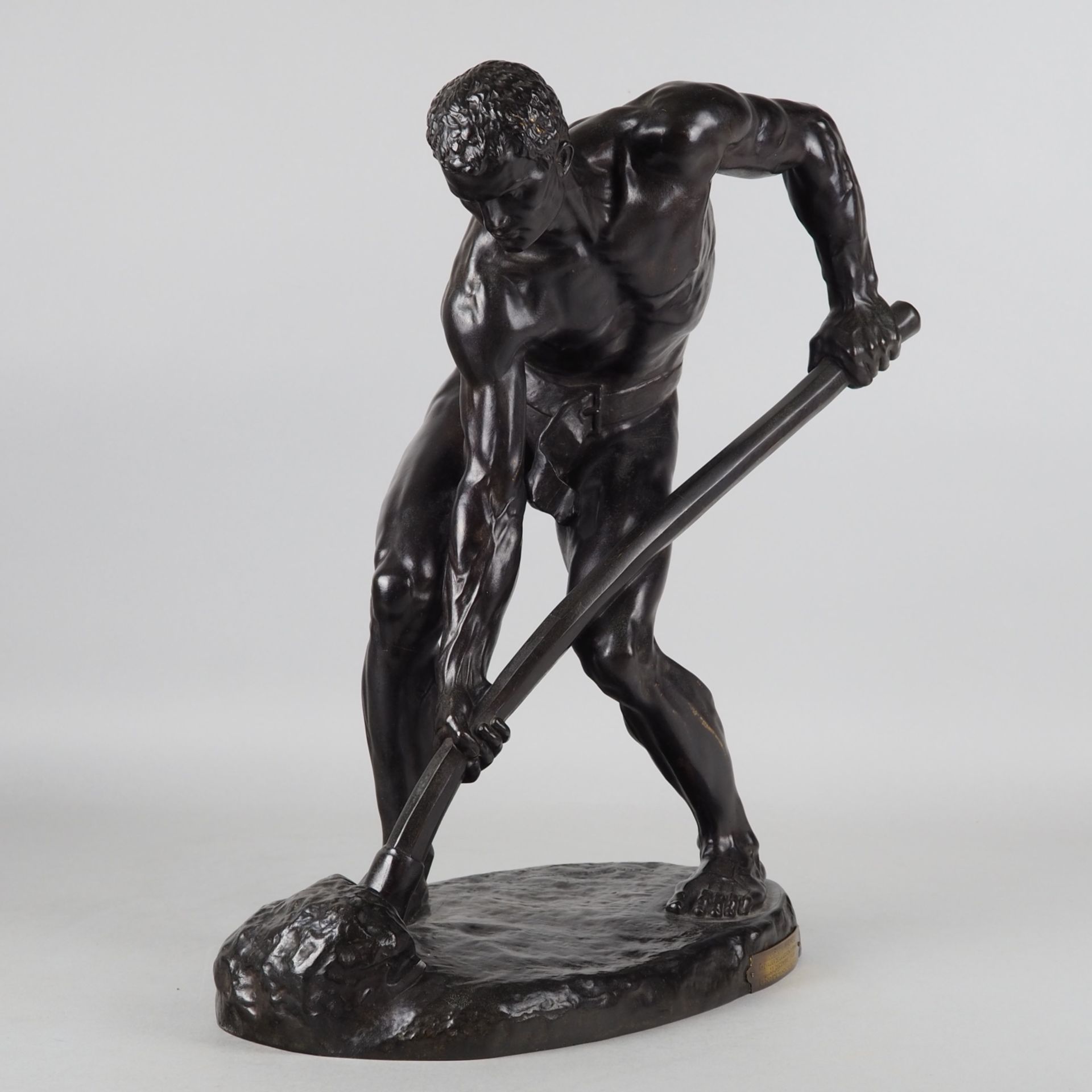 Muscular male semi-nude by Boucher, cast at F. Barbedienne around 1900. - Image 2 of 7