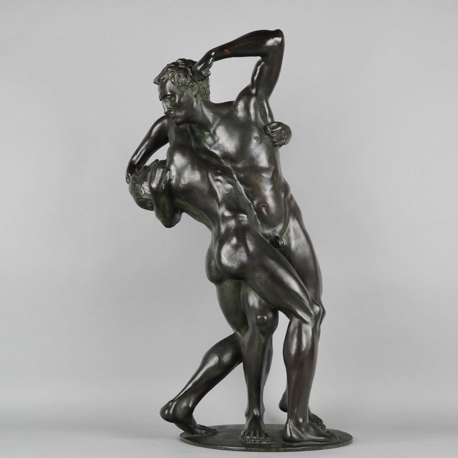 Imposing figure group of fighting male nudes made of bronze by Wilhelm Julius Frick beginning 20th  - Image 2 of 5