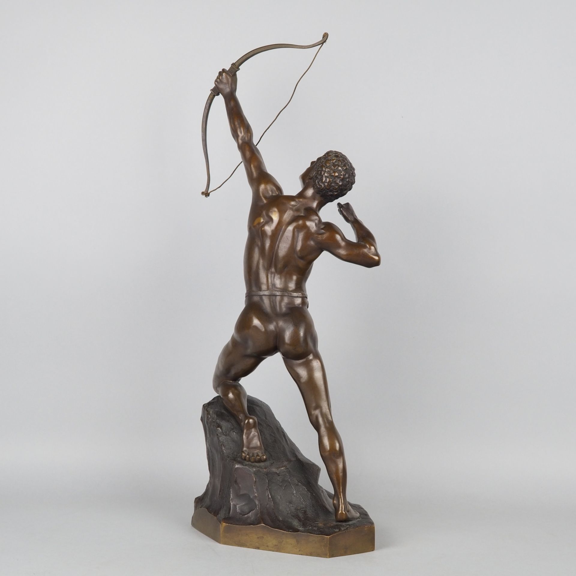 Athletic semi-nude of an archer by Nikolaus Wendelin Schmidt, bronze early 20th century. - Image 3 of 7