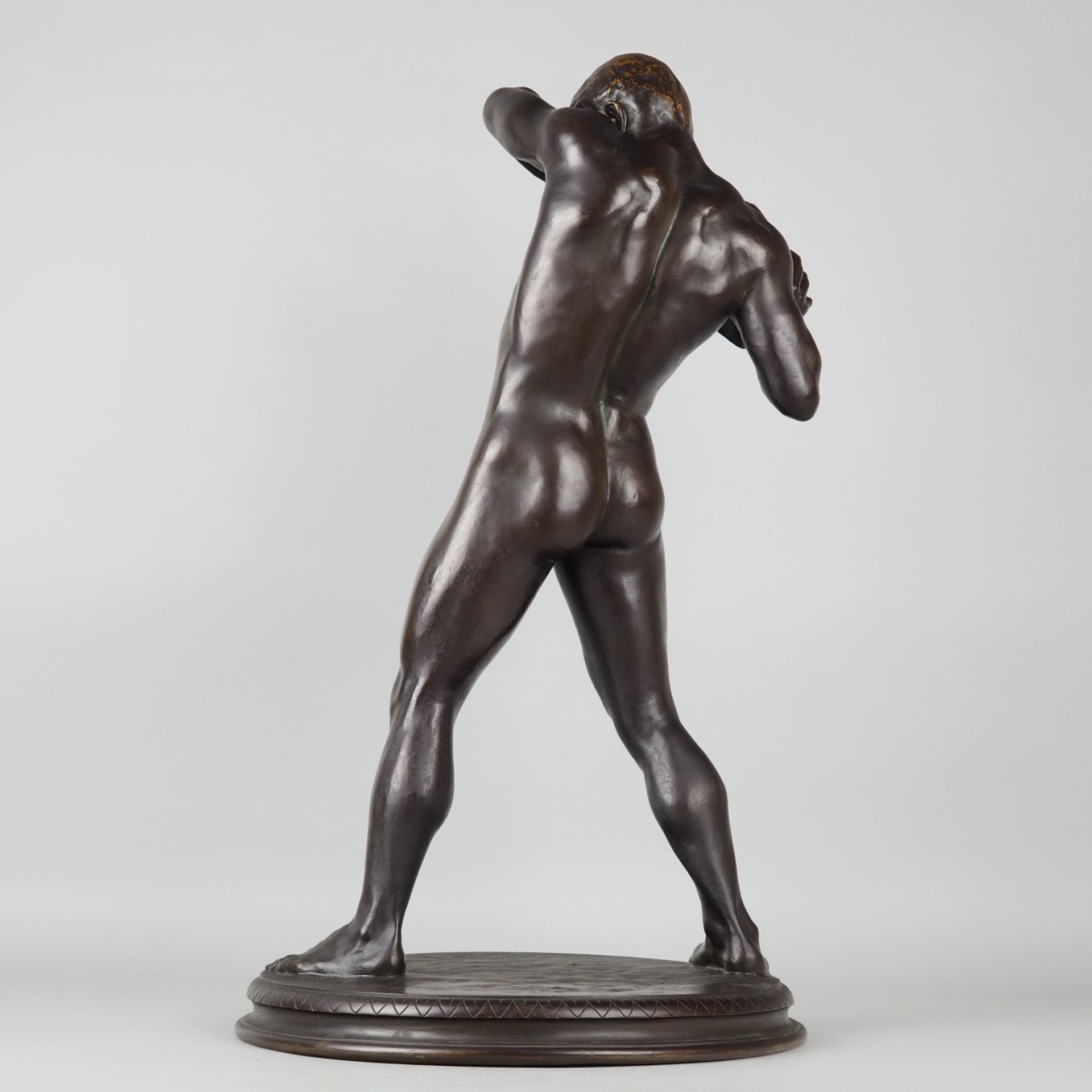 Impressive large bronze of a male naked athlete throwing a huge stone by Paul Moye around 1920 - Image 2 of 7